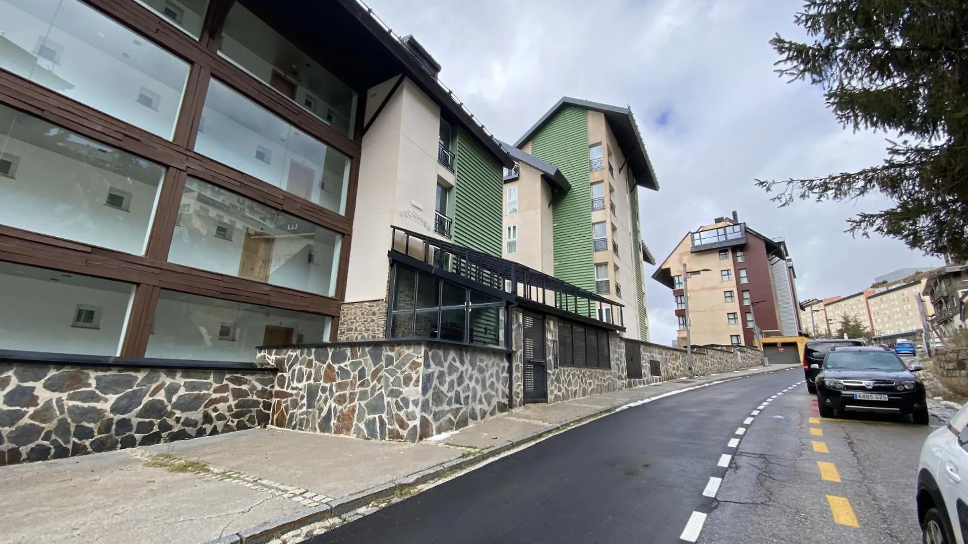 Serraneu Studio Con Parking Privado